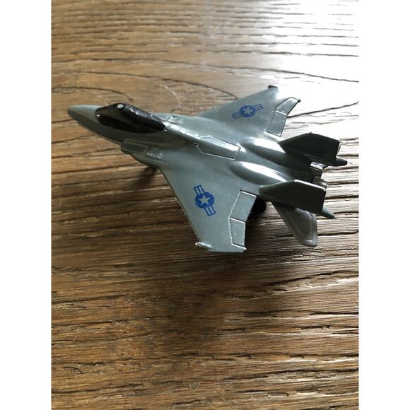 F-22 Raptor Jet Model Miniature - Picture 1 of 3